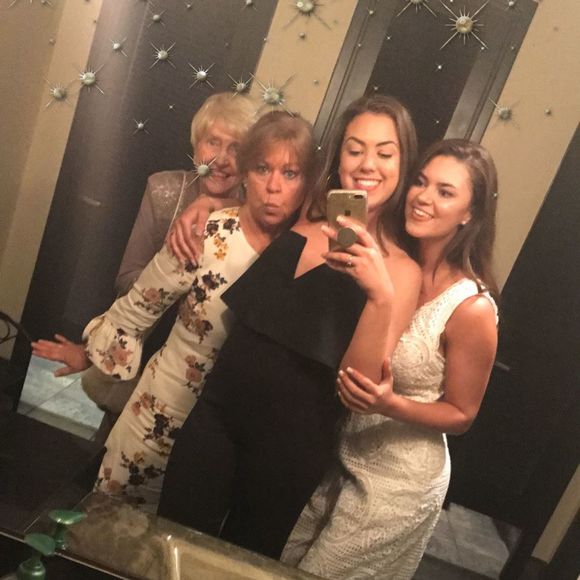 Meet your Posher, Valerie - Picture 1 of 1